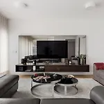 شقة Modern 3br With Terrace In Benfica By Host For Us *