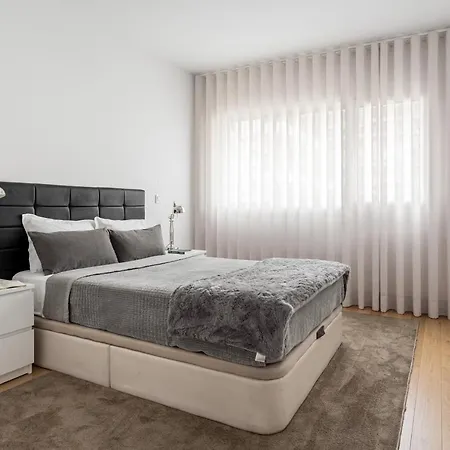 شقة Modern 3br With Terrace In Benfica By Host For Us *