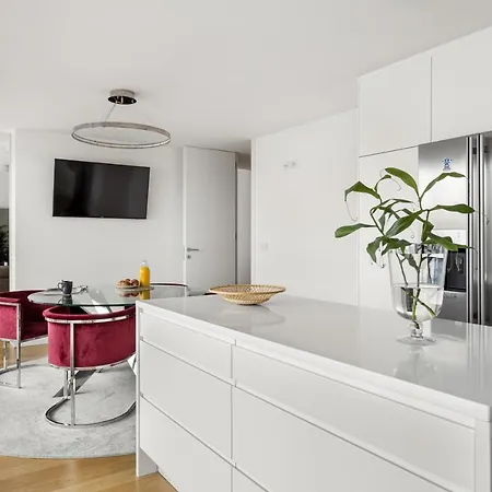 Appartement Modern 3br With Terrace In Benfica By Host For Us *